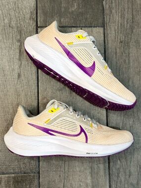 NIKE Air Zoom Pegasus 40 (DV3854-800) 'Guava Ice/Purple'-Size W6